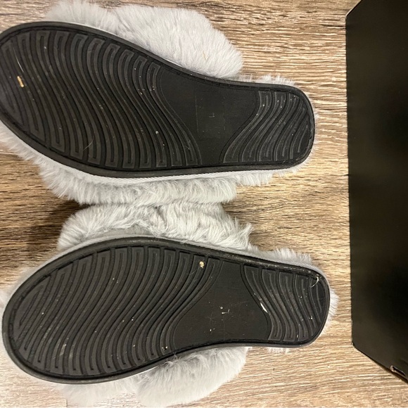 Women’s Grey Soft Fluffy Sandal Slippers - Picture 5 of 6